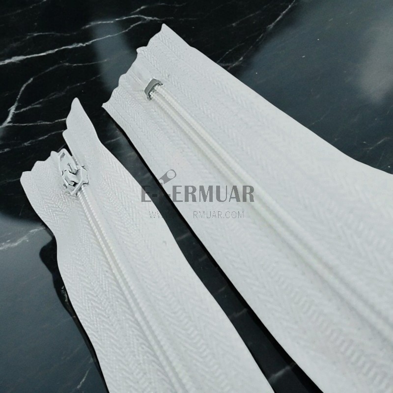Nylon Pants and Skirt Zipper 25 cm 0,27 yrd Closed End ZPS0025T5Promo