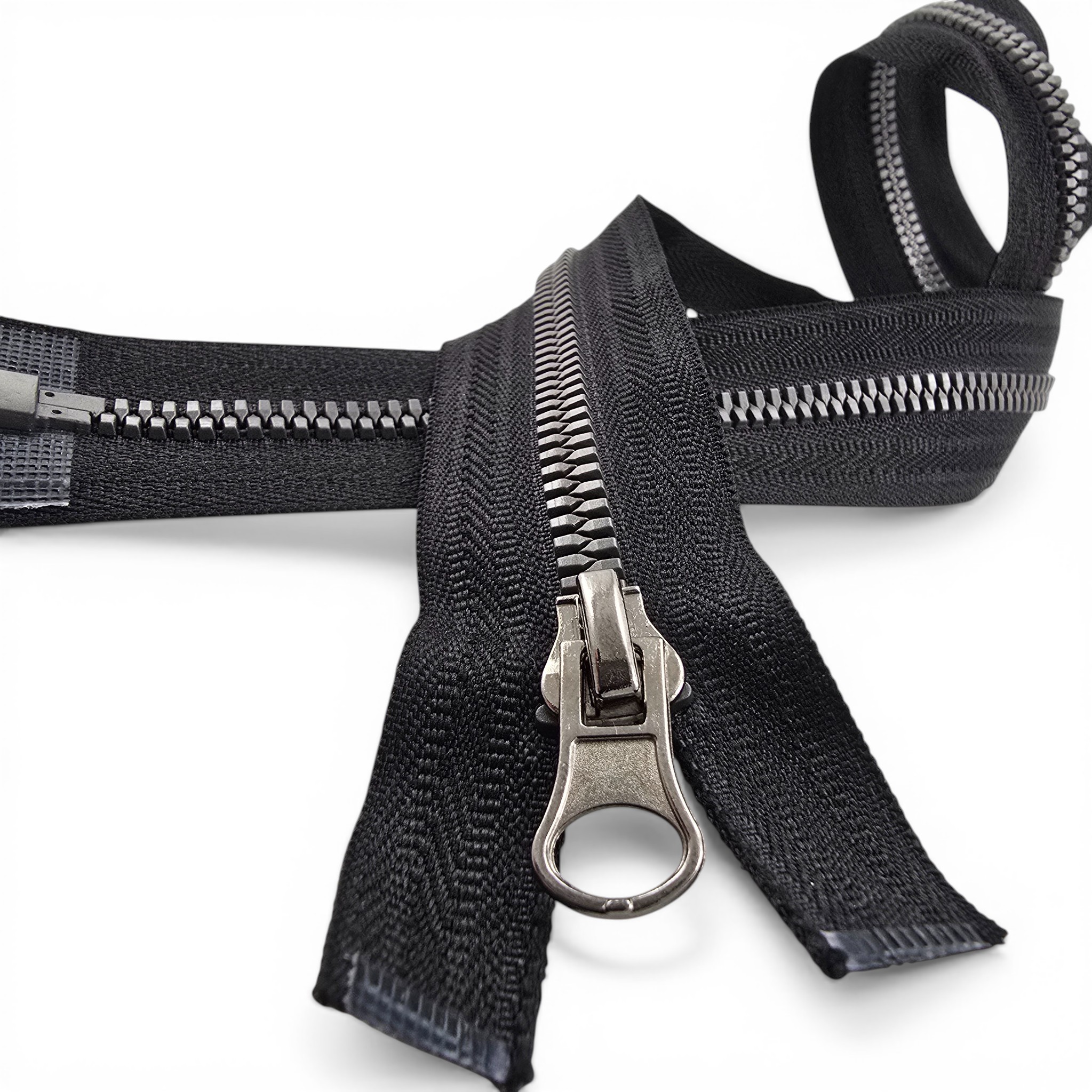 53 cm uzunluğundaki bu açık uçlu fermuar, mont ve ceketleriniz için şık bir seçim.