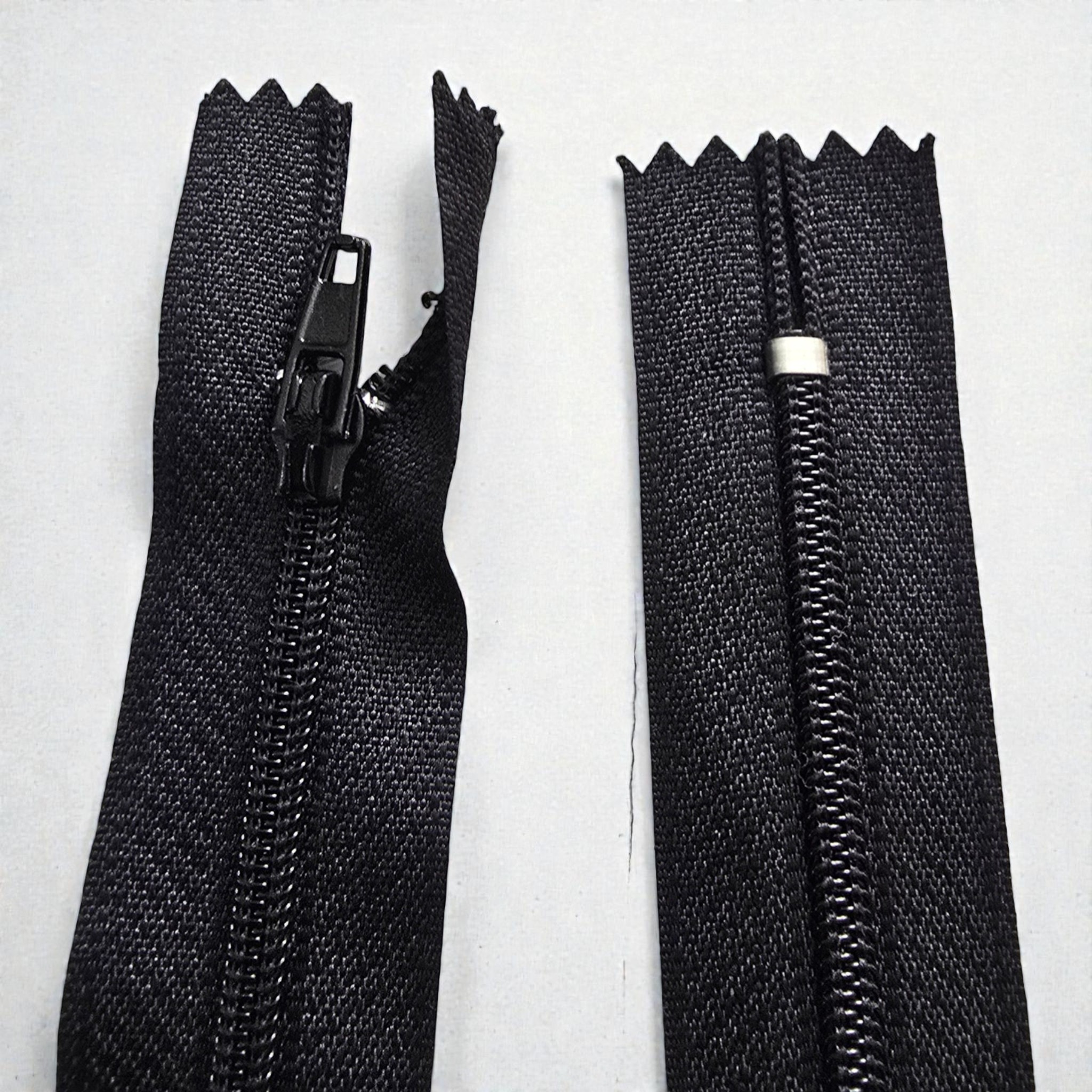 55 cm T5 Black Nylon Bottom Zipper – For Coats, Jackets and Textile Products Zp0055t5